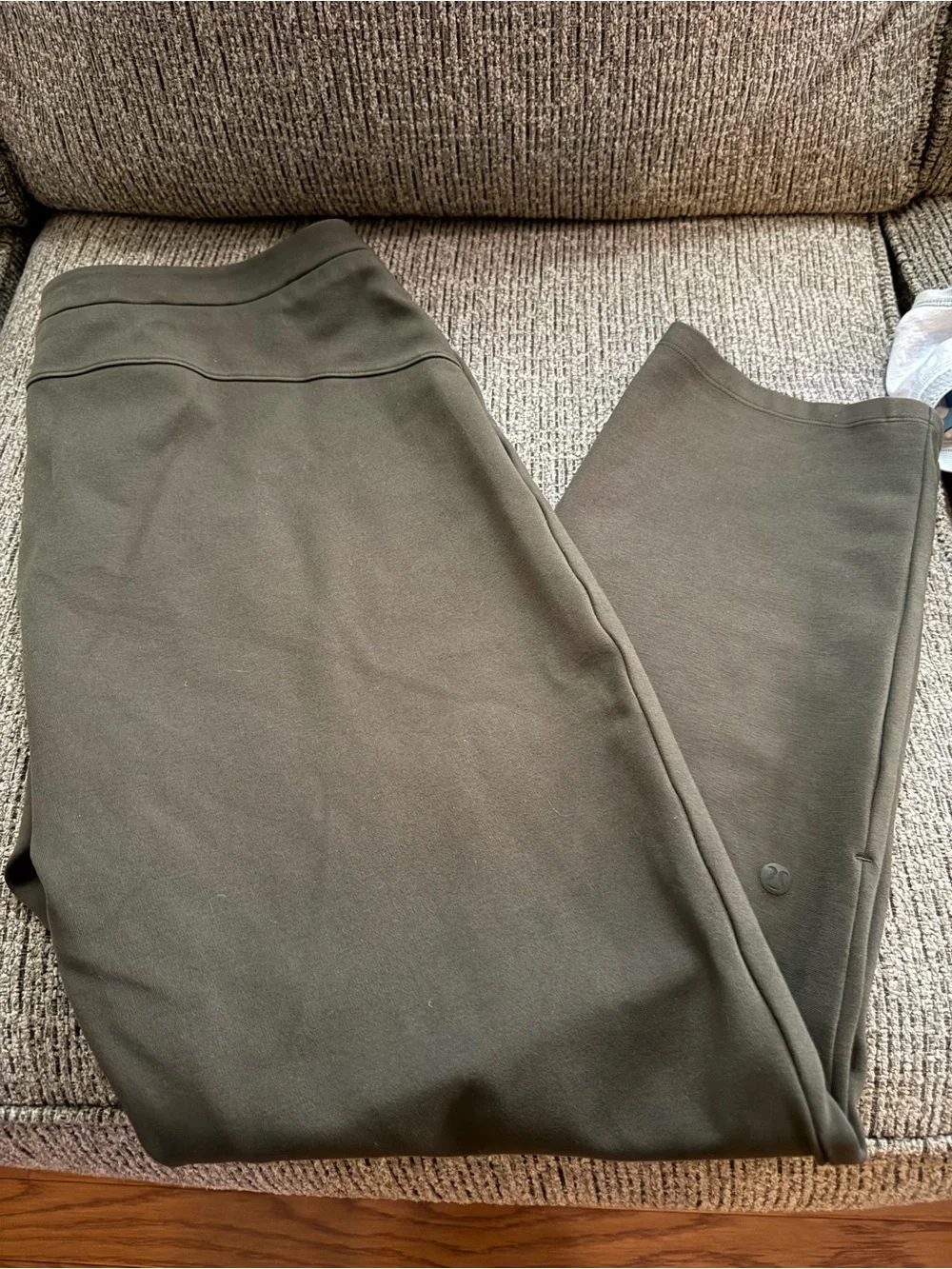 Lululemon Olive Green “On The Move” pant Size 10